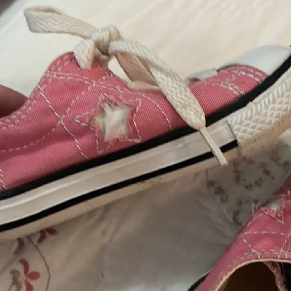 Converse tennis shoes